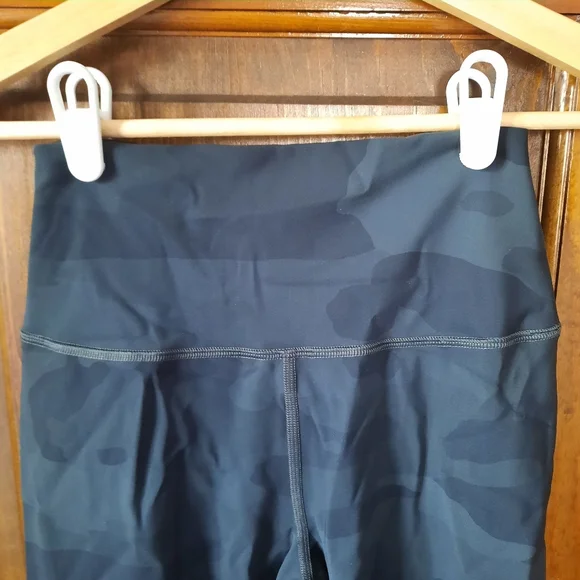 ALO Yoga High-Waist Camo Vapor Legging Black Camouflage Size XS - Picture 7 of 16